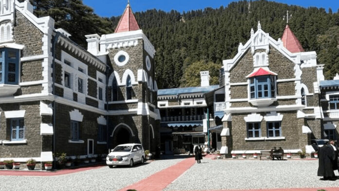 सचिव शहरी विकास व डीएम को अवमानना का नोटिस जारी सचिव शहरी विकास व डीएम को अवमानना का नोटिस जारी