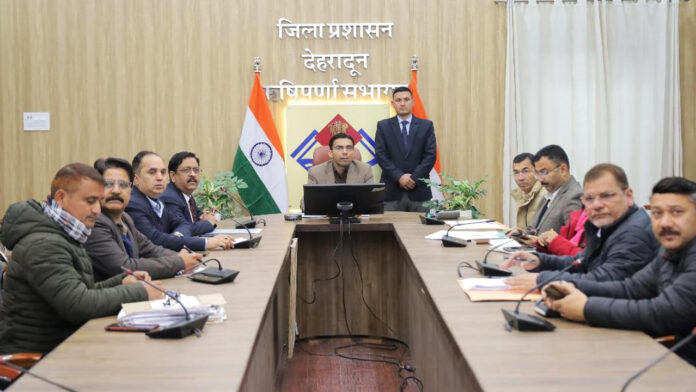 डीएम ने एयरपोर्ट के समीप बिना एनओसी के निर्माण कार्यों की रिपोर्ट तलब की डीएम ने एयरपोर्ट के समीप बिना एनओसी के निर्माण कार्यों की रिपोर्ट तलब की