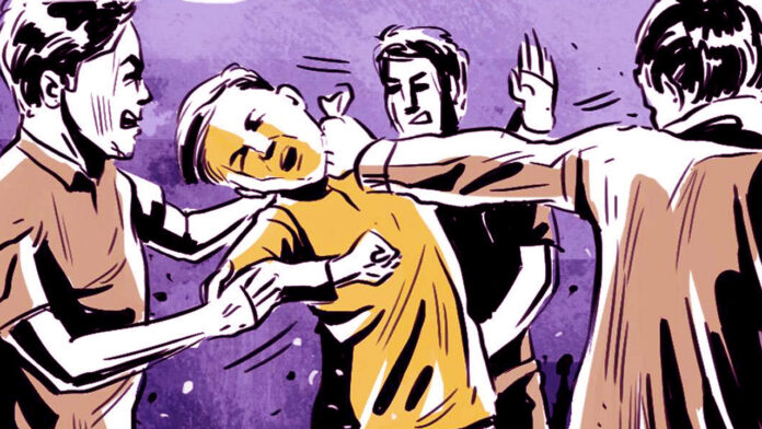 भाजपा नेता के बेटे ने की लोगों के साथ हाथापाई व धक्का-मुक्की भाजपा नेता के बेटे ने की लोगों के साथ हाथापाई व धक्का-मुक्की