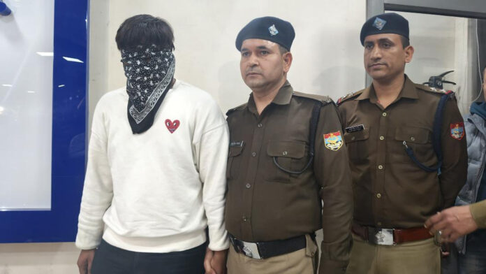 6 लोगों को मर्सिडीज कार से कुचलने वाला गिरफ्तार, चार की मौत 6 लोगों को मर्सिडीज कार से कुचलने वाला गिरफ्तार, चार की मौत