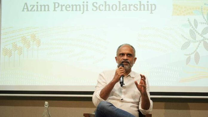 अजीम प्रेमजी स्कॉलरशिप : 18 राज्यों की 2.5 लाख छात्राओं के लिए अजीम प्रेमजी स्कॉलरशिप : 18 राज्यों की 2.5 लाख छात्राओं के लिए