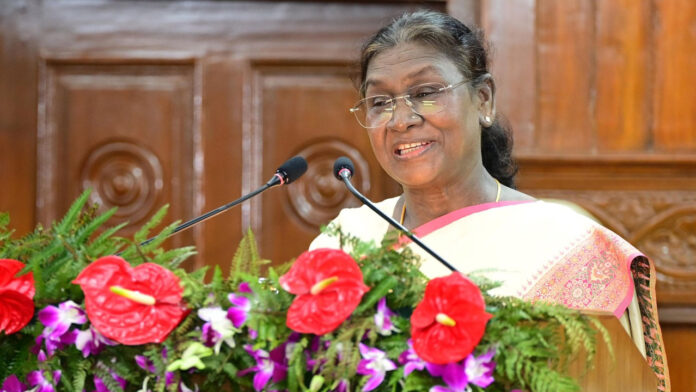 उत्तराखंड की भूमि अध्यात्म और शौर्य की धरती : राष्ट्रपति मुर्मू उत्तराखंड की भूमि अध्यात्म और शौर्य की धरती : राष्ट्रपति मुर्मू