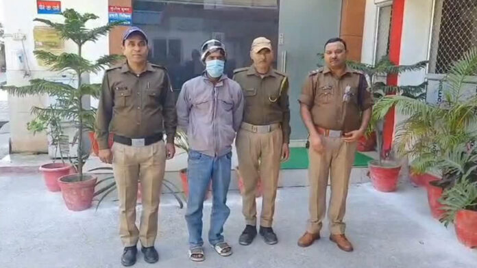 पत्नी की हत्या करने का आरोपी पति गिरफ्तार