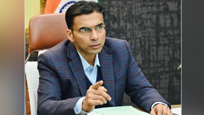 आदतन अपराधी दिव्यकांत लखेड़ा को डीएम ने किया जिला बदर