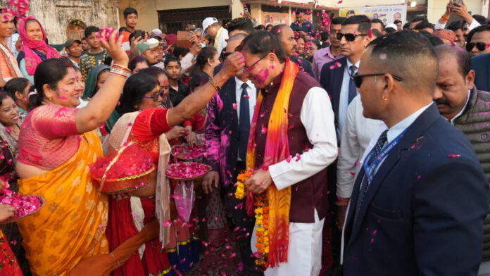 महिला शक्ति के बिना कोई भी कार्य नहीं हो सकता पूर्ण : मुख्यमंत्री धामी