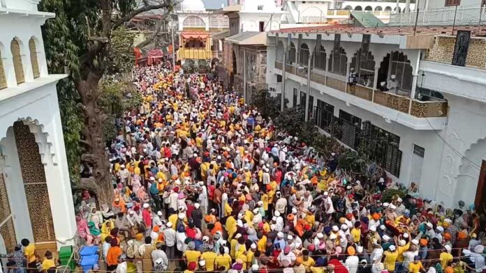 ऐतिहासिक झंडा मेला शुरू, उमड़ा आस्था का जनसैलाब