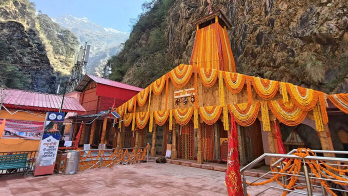 अक्षय तृतीया पर्व पर 19 अप्रैल को खोले जाएंगे यमुनोत्री धाम के कपाट अक्षय तृतीया पर्व पर 19 अप्रैल को खोले जाएंगे यमुनोत्री धाम के कपाट