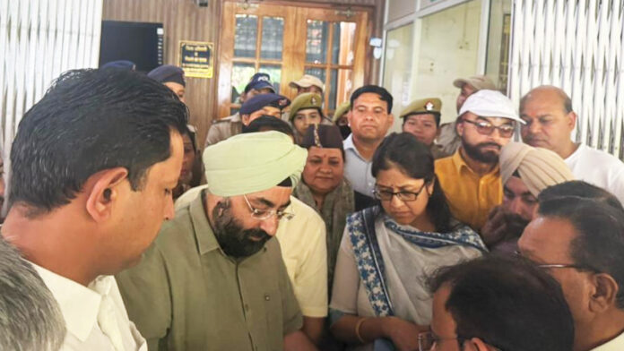 गांधी बस्ती में हो रहा गलत चिन्हीकरण : डॉ. गोगी गांधी बस्ती में हो रहा गलत चिन्हीकरण : डॉ. गोगी