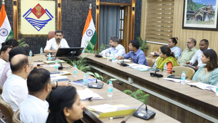 मतदाता सूची पुनरीक्षण कार्यो में लापरवाही नहीं होगी बर्दाश्त : डीएम मतदाता सूची पुनरीक्षण कार्यो में लापरवाही नहीं होगी बर्दाश्त : डीएम