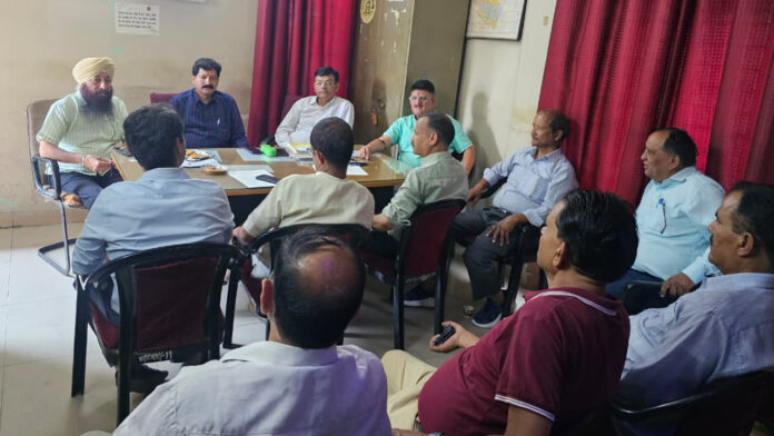 राज्य निगम कर्मचारी महासंघ की बैठक में कर्मचारियों की समस्याओं और मांगों पर हुई व्यापक चर्चा राज्य निगम कर्मचारी महासंघ की बैठक में कर्मचारियों की समस्याओं और मांगों पर हुई व्यापक चर्चा