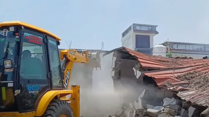 युवक की हत्या के बाद पछवादून में तनावपूर्ण माहौल, तीन गिरफ्तार युवक की हत्या के बाद पछवादून में तनावपूर्ण माहौल, तीन गिरफ्तार