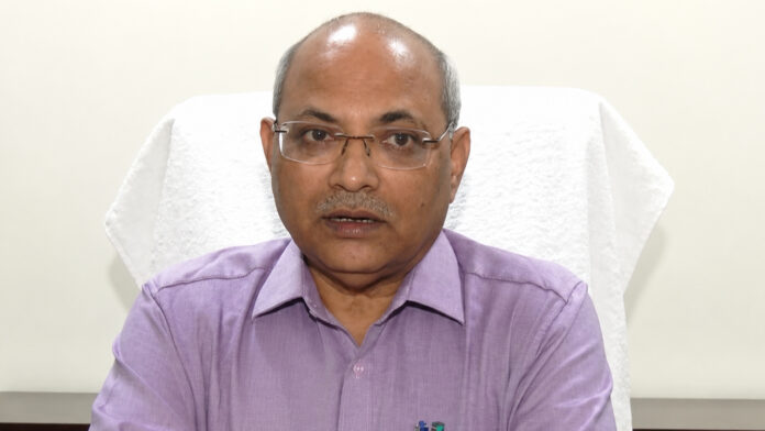 आपदा राहत कार्यों में तेजी लाएं, अवरुद्ध मार्गों को प्राथमिकता से खोलें : आयुक्त आपदा राहत कार्यों में तेजी लाएं, अवरुद्ध मार्गों को प्राथमिकता से खोलें : आयुक्त
