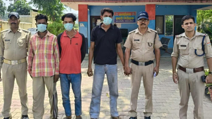 सौरभ हत्याकांड का खुलासा, तीन दोस्त गिरफ्तार सौरभ हत्याकांड का खुलासा, तीन दोस्त गिरफ्तार