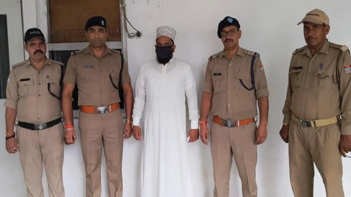 कथित भड़काऊ भाषण देने के आरोप में मुफ्ती मुजीब गिरफ्तार